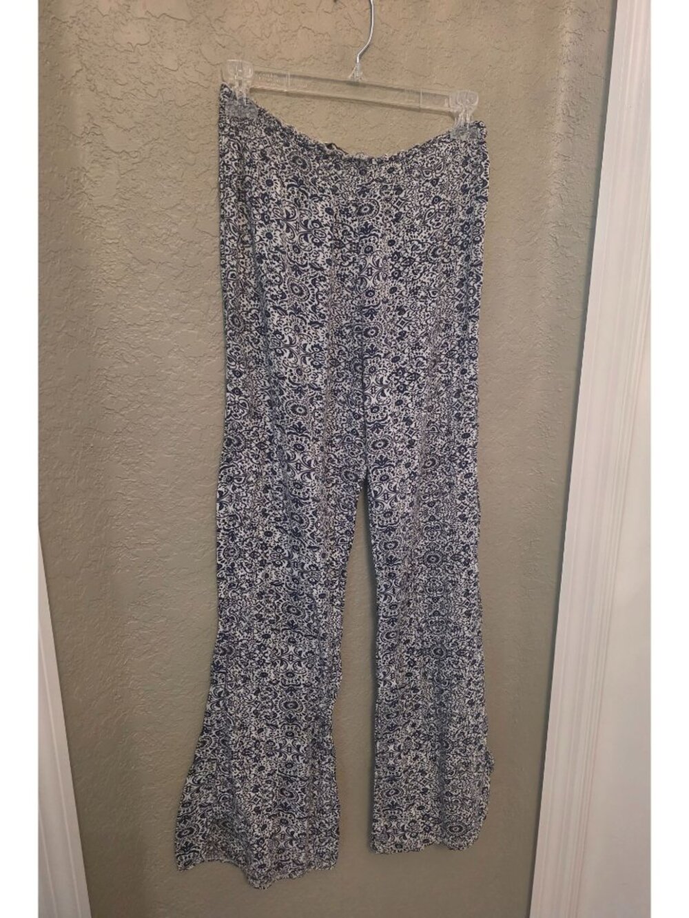 Brandy Melville Lightweight Pull On Wide Leg Pants S  - Stretchy Waist Beach - Picture 2 of 7